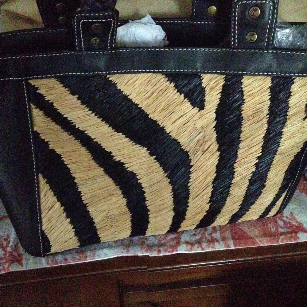 Purses - Picture 4 of 4
